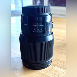 Sigma 85mm f/1.4 DG DN Art Lens - Black Canon EF Mount